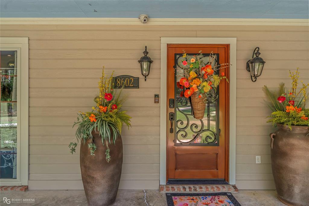 8602 Springwood Road Property Photo 3