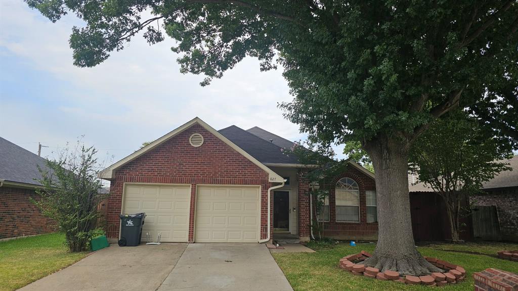827 Quail Brook Drive Property Photo 1