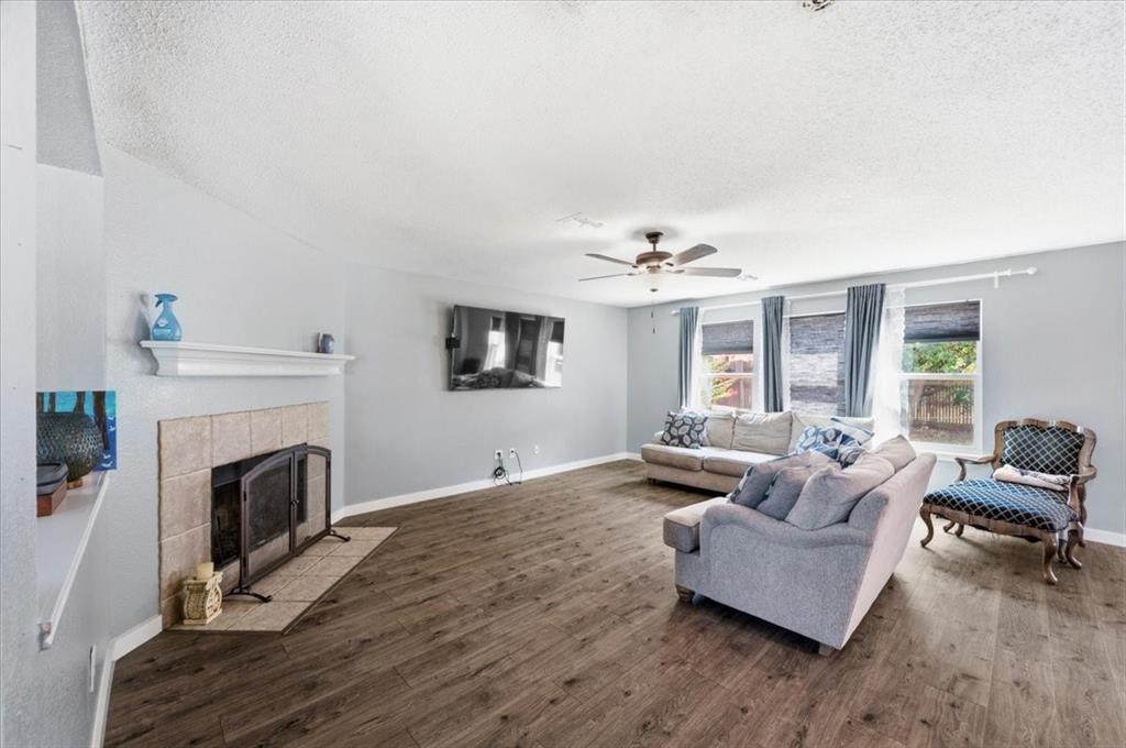 2423 Ranchview Drive Property Photo 4