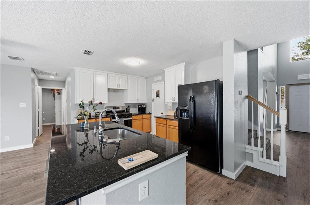 2423 Ranchview Drive Property Photo 8