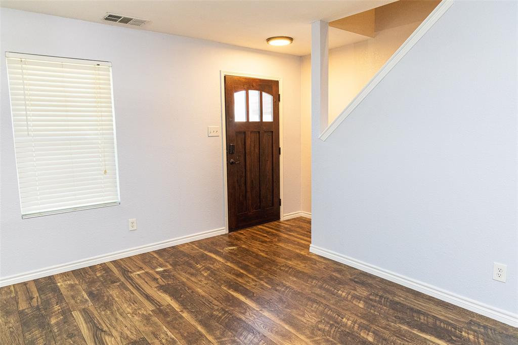 5537 Camarillo Drive Property Photo 3