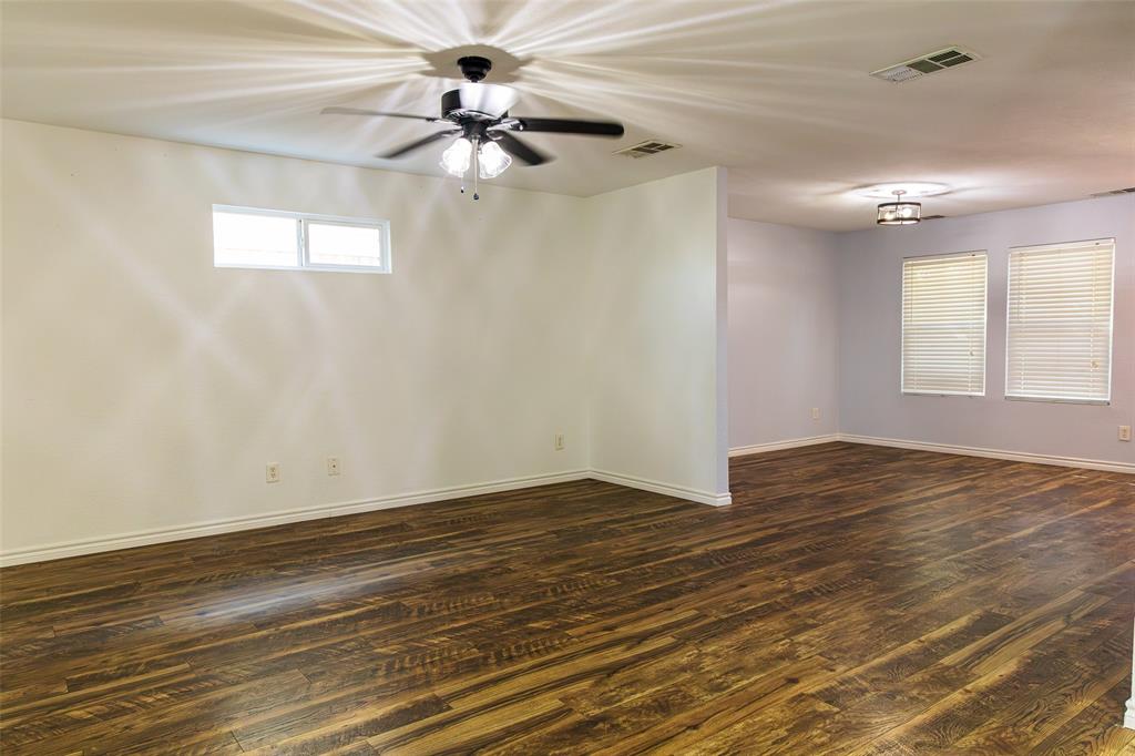 5537 Camarillo Drive Property Photo 5