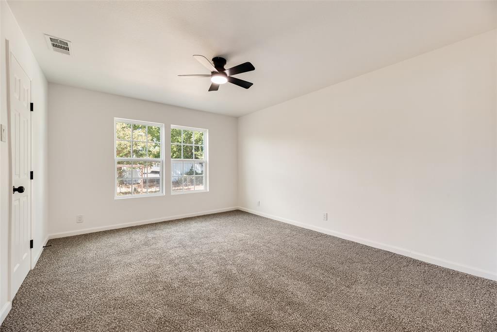 2820 Vinnie Street Property Photo 7