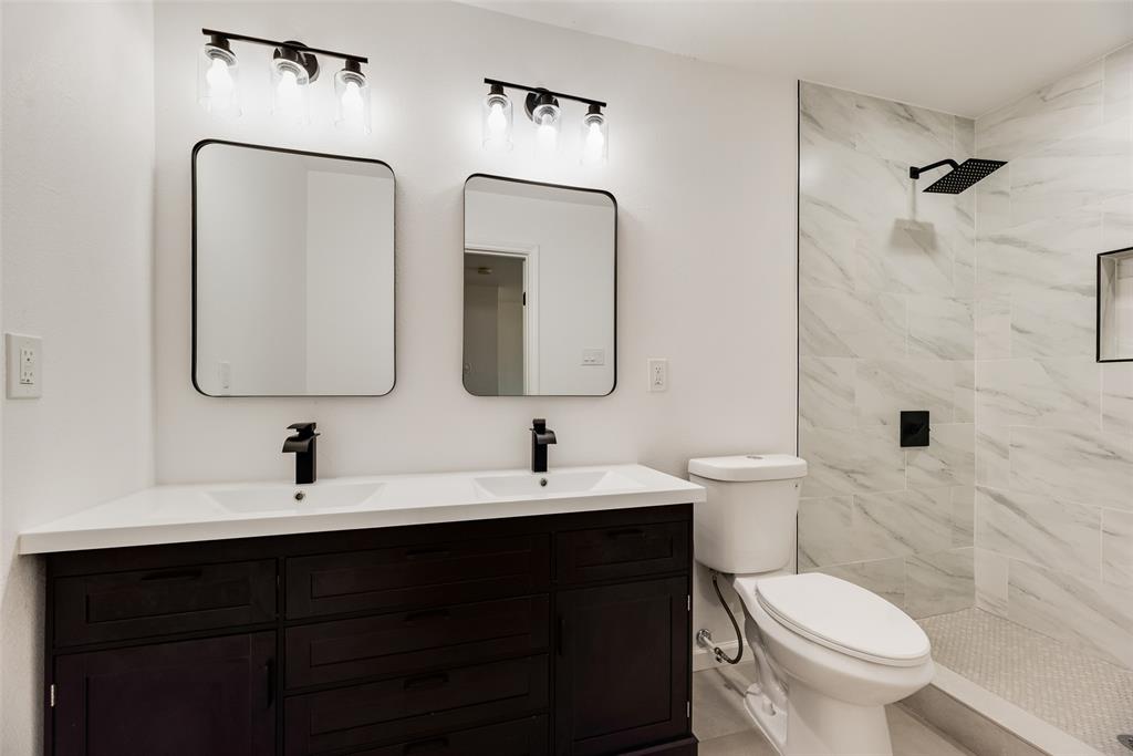 2820 Vinnie Street Property Photo 9