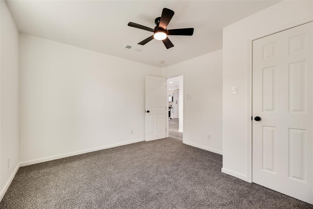 2820 Vinnie Street Property Photo 11