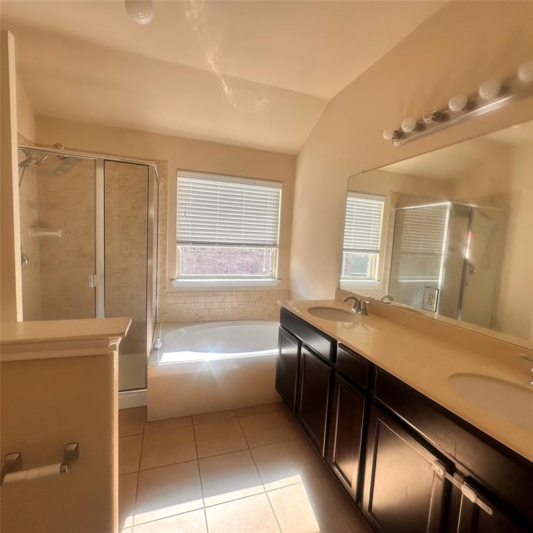 708 Westgate Court Property Photo 2