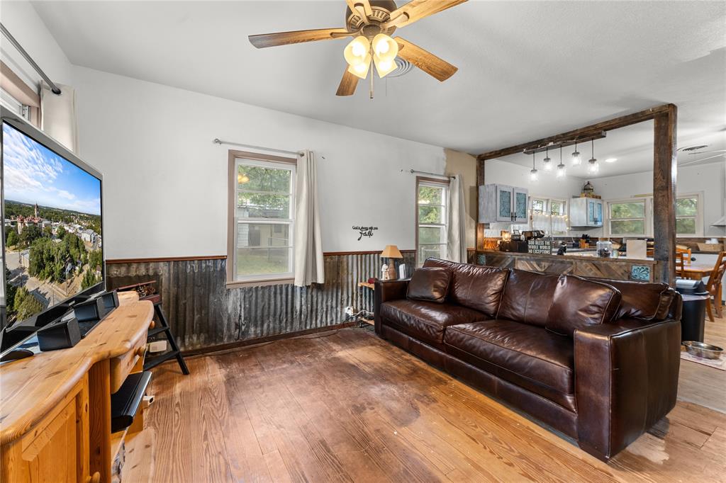 207 S Erath Property Photo 9