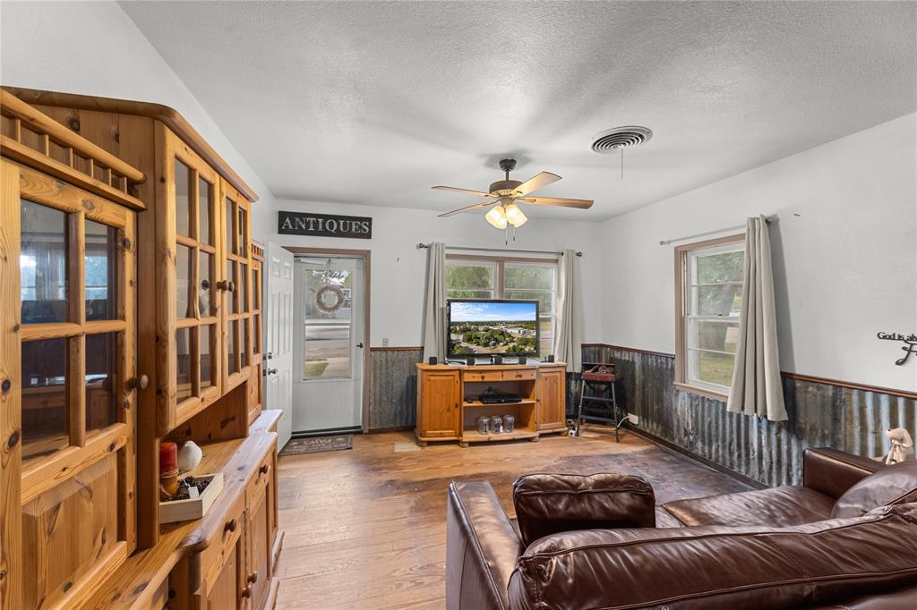 207 S Erath Property Photo 10