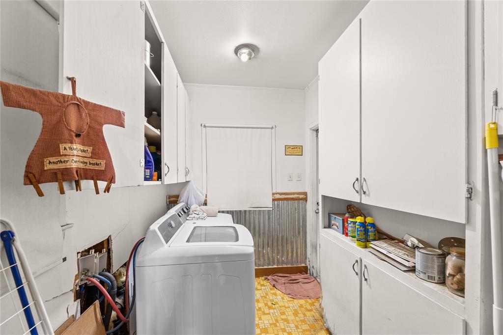207 S Erath Property Photo 18