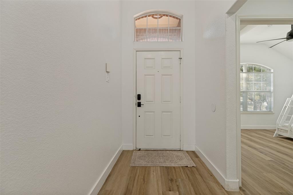 2529 Persimmon Drive Property Photo 5