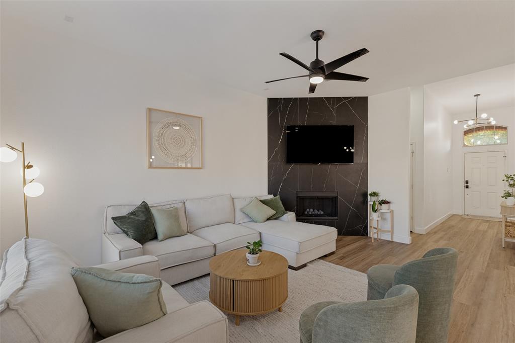 2529 Persimmon Drive Property Photo 8