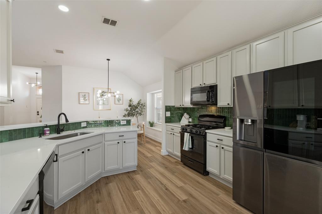 2529 Persimmon Drive Property Photo 13