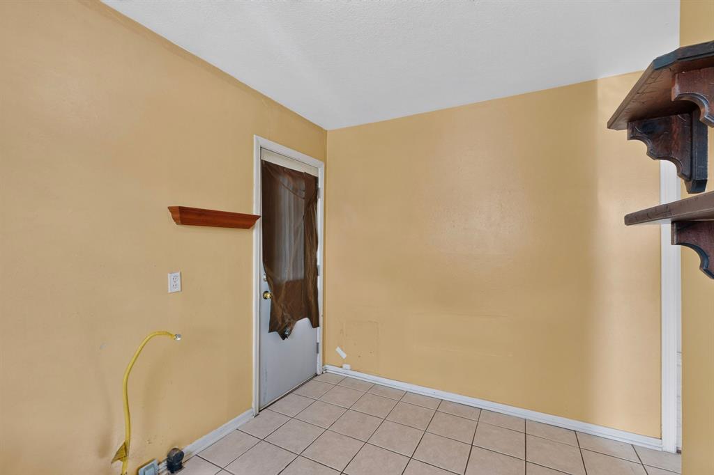 2006 S Ewing Avenue Property Photo 15