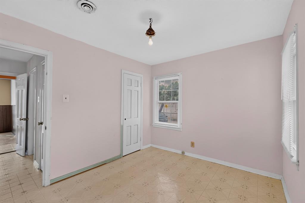 2006 S Ewing Avenue Property Photo 26