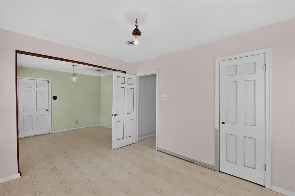 2006 S Ewing Avenue Property Photo 27