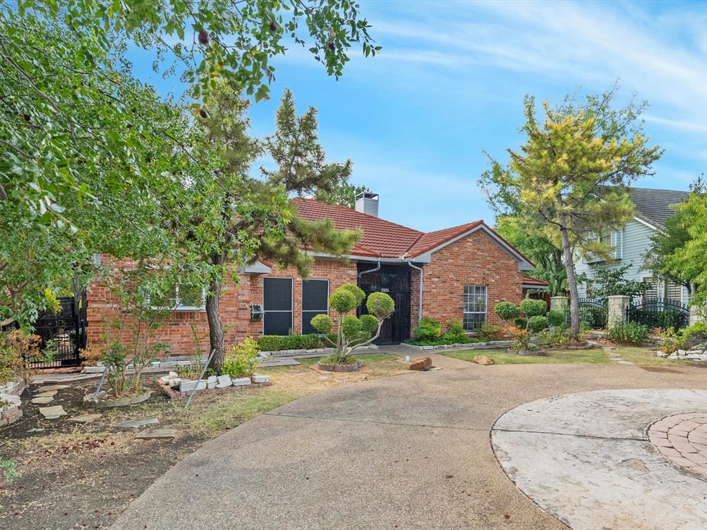 3024 Encino Drive Property Photo 3