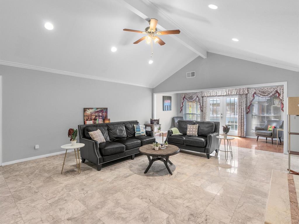 3024 Encino Drive Property Photo 5