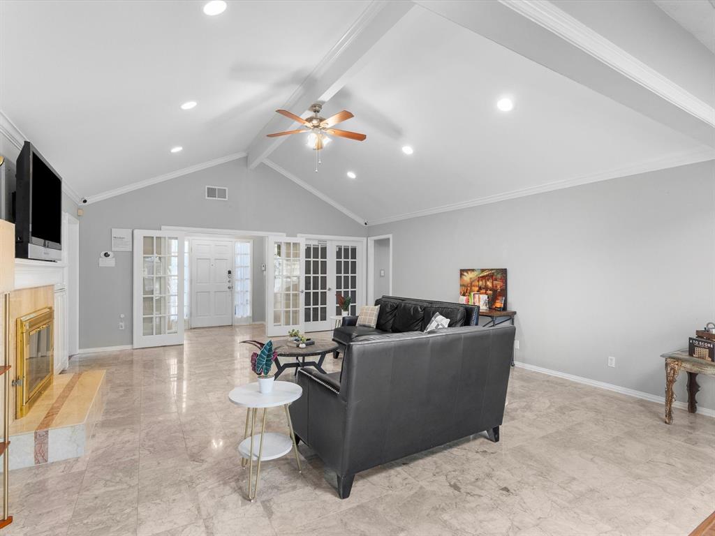 3024 Encino Drive Property Photo 8