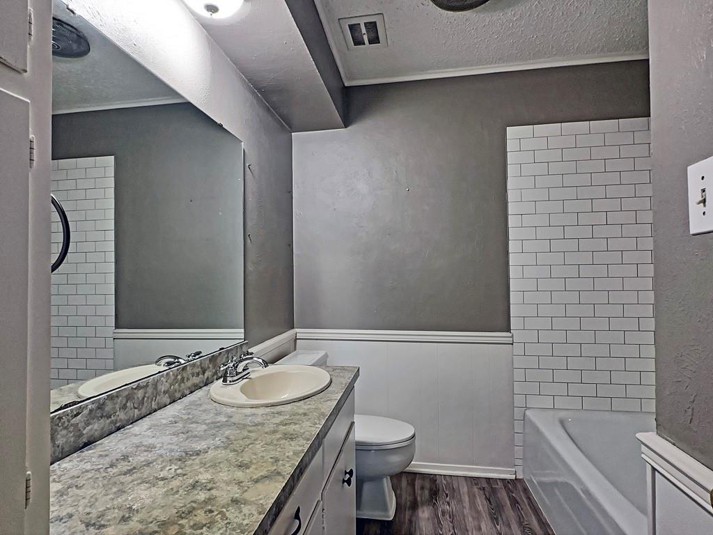 806 Humphrey Street Property Photo 12
