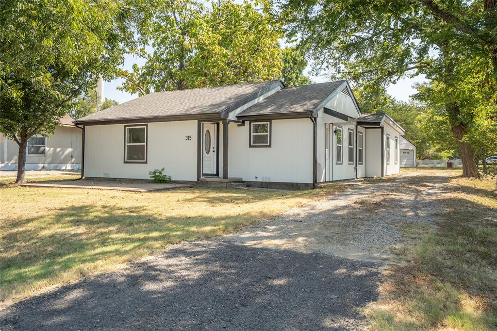 315 S Business Highway 78 Property Photo 1