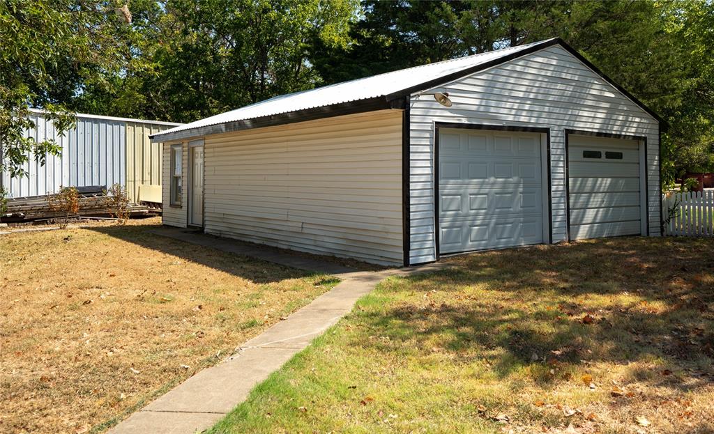 315 S Business Highway 78 Property Photo 27