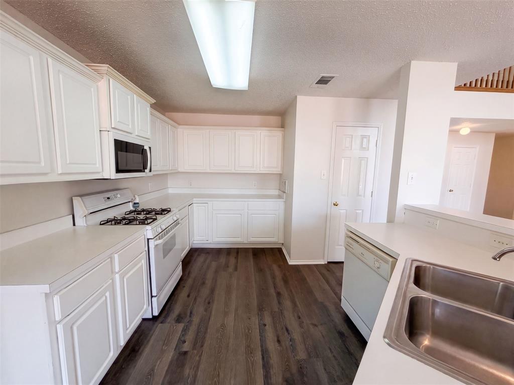 213 Cozy Lane Property Photo 6