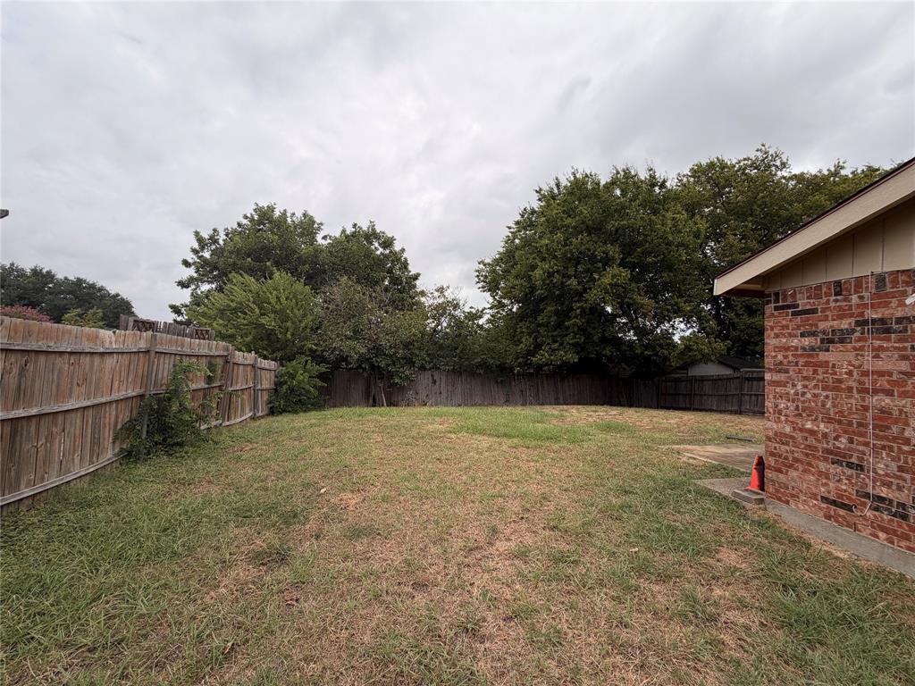 2309 Newbury Drive Property Photo 6