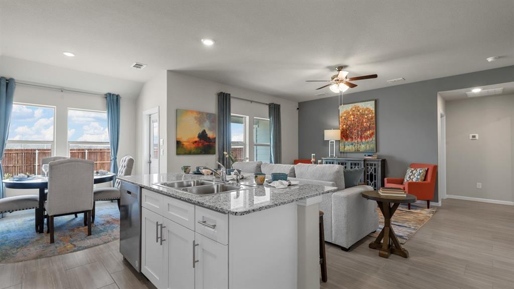 704 Smart Strike Trail Property Photo 3