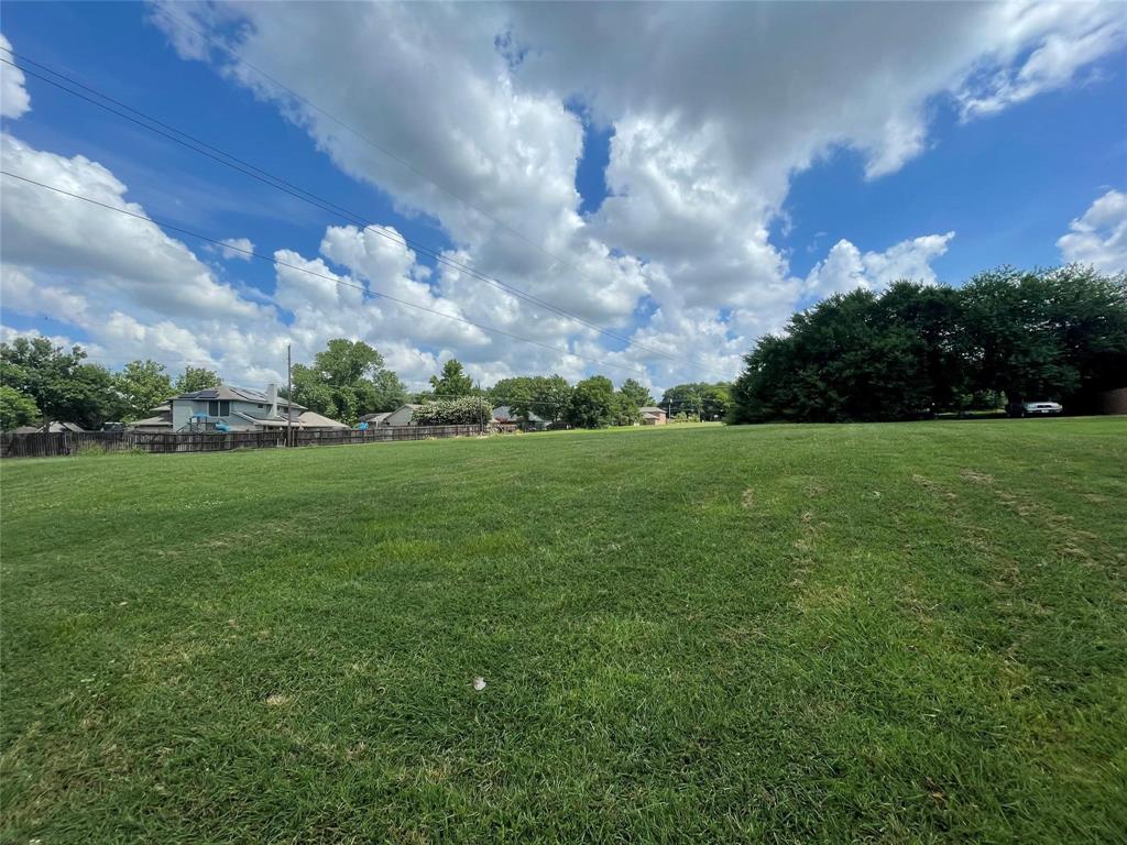 2309 Meadows Lane Property Photo 2