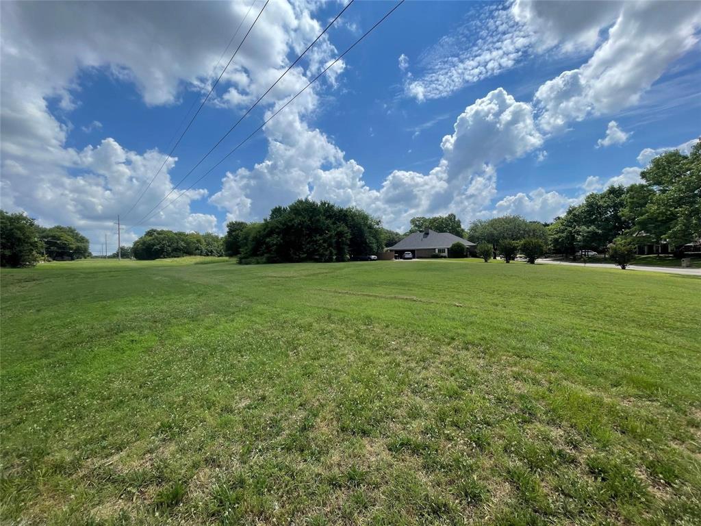 2309 Meadows Lane Property Photo 3