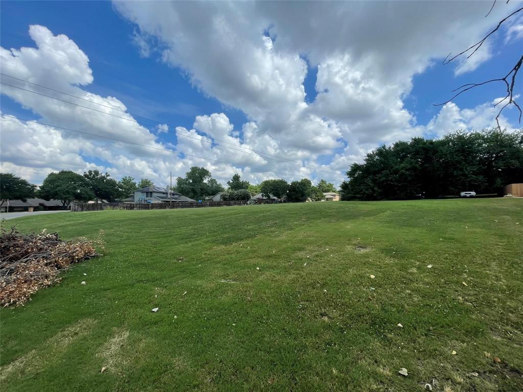 2309 Meadows Lane Property Photo 5