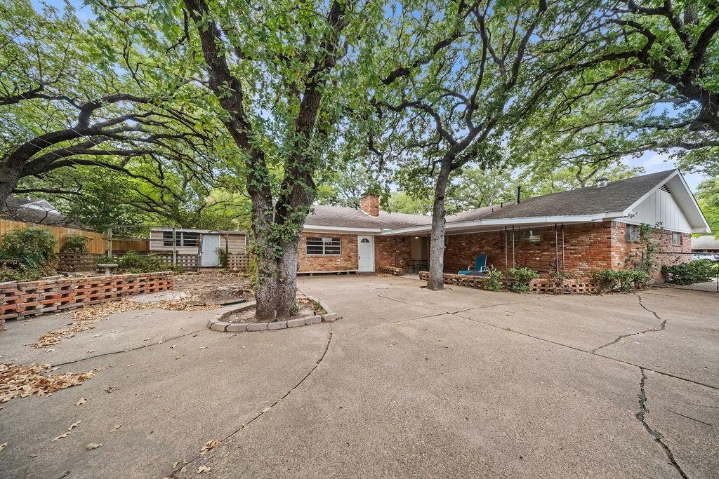 1809 Glenbrook Drive Property Photo 1