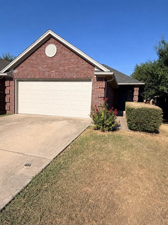 729 Stribling Circle Property Photo 1