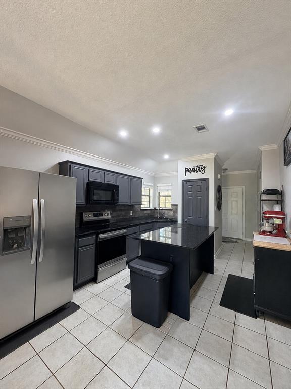 729 Stribling Circle Property Photo 3