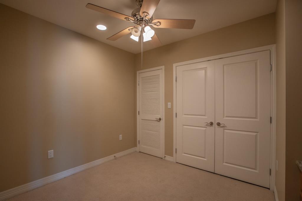 500 Throckmorton Street 2502 Property Photo 6