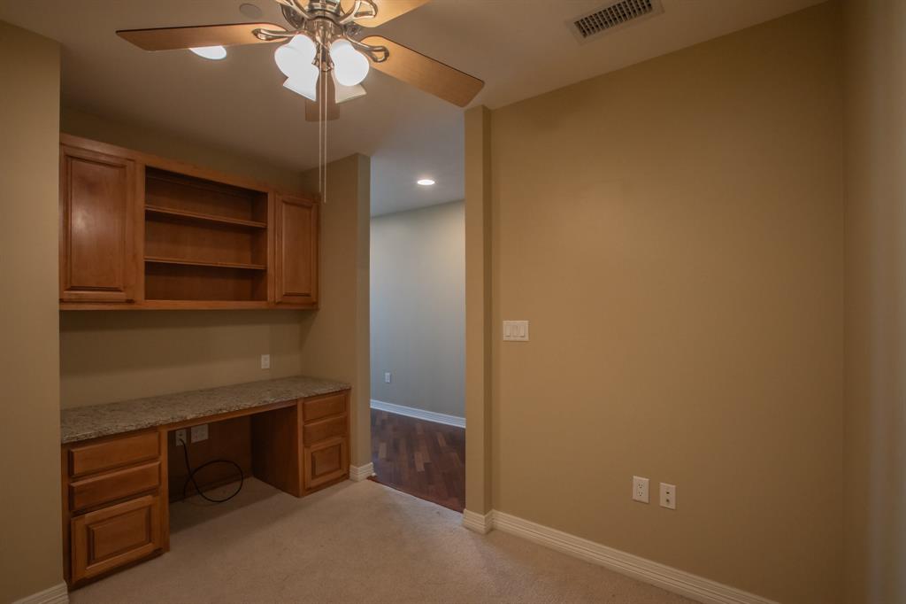 500 Throckmorton Street 2502 Property Photo 9