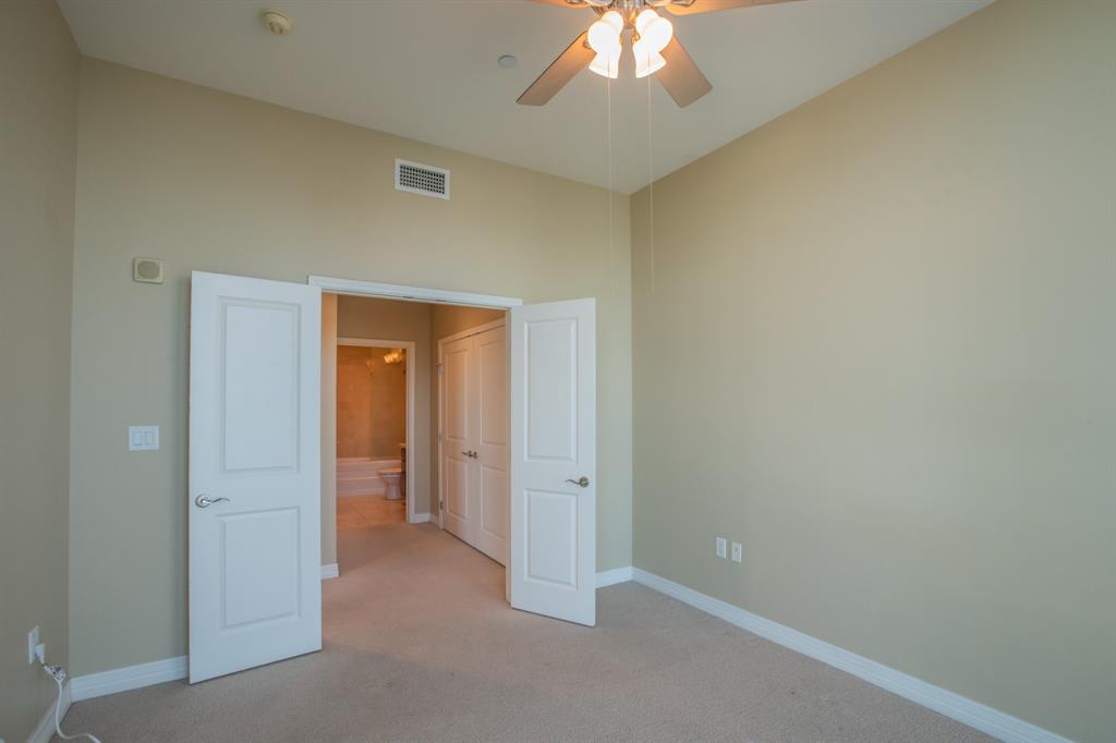 500 Throckmorton Street 2502 Property Photo 16