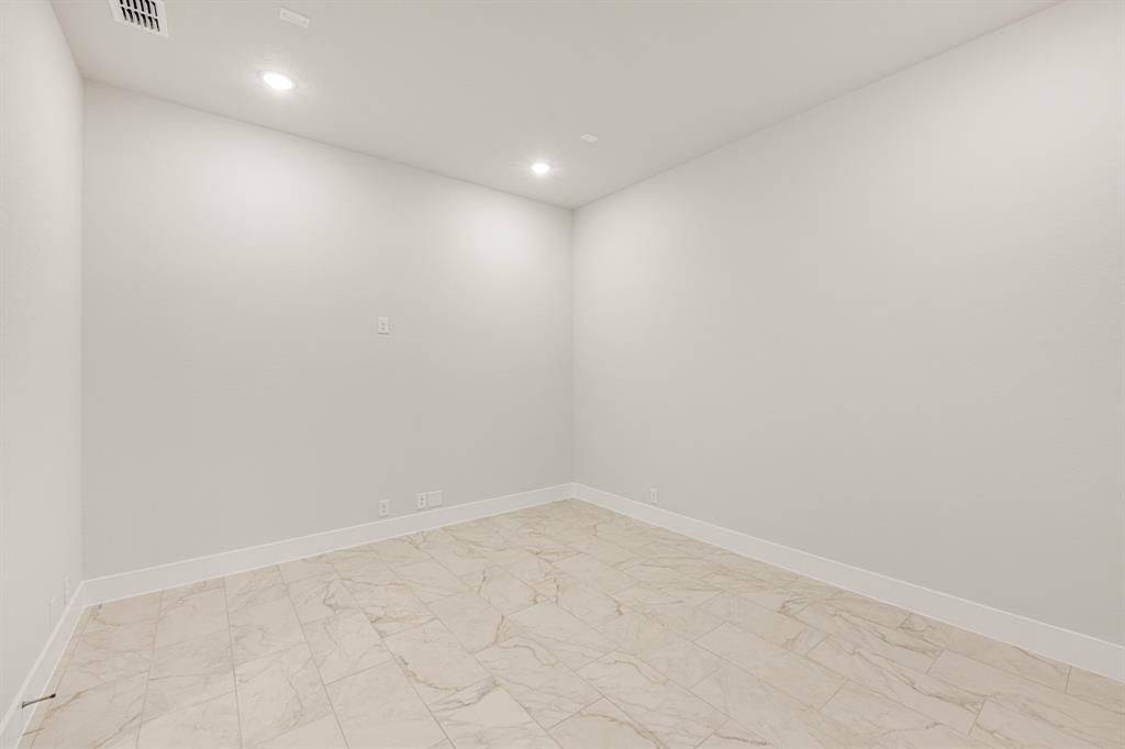 933 Cardinal Drive Property Photo 11