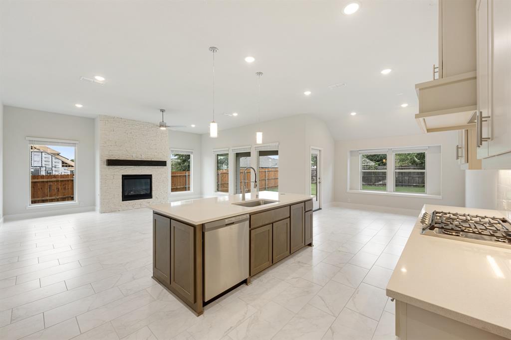 933 Cardinal Drive Property Photo 18