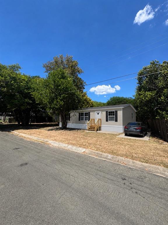 113 Bridle Trail Property Photo 1