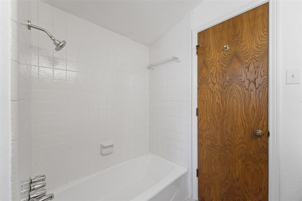 336 Woodbrook Drive Property Photo 23