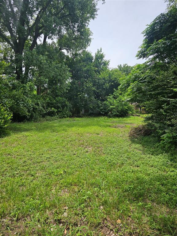 706 Spruce Street Property Photo 3