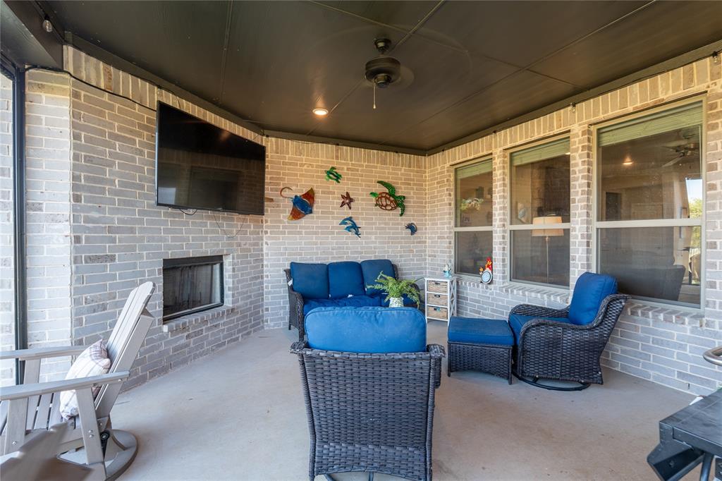1215 Sanger Property Photo 2