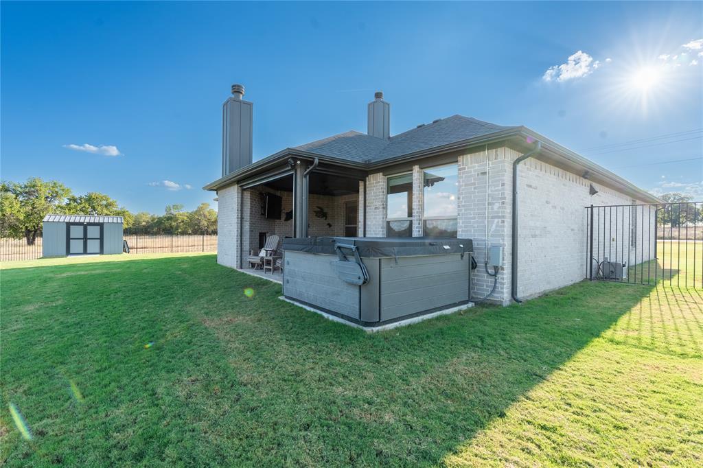 1215 Sanger Property Photo 3