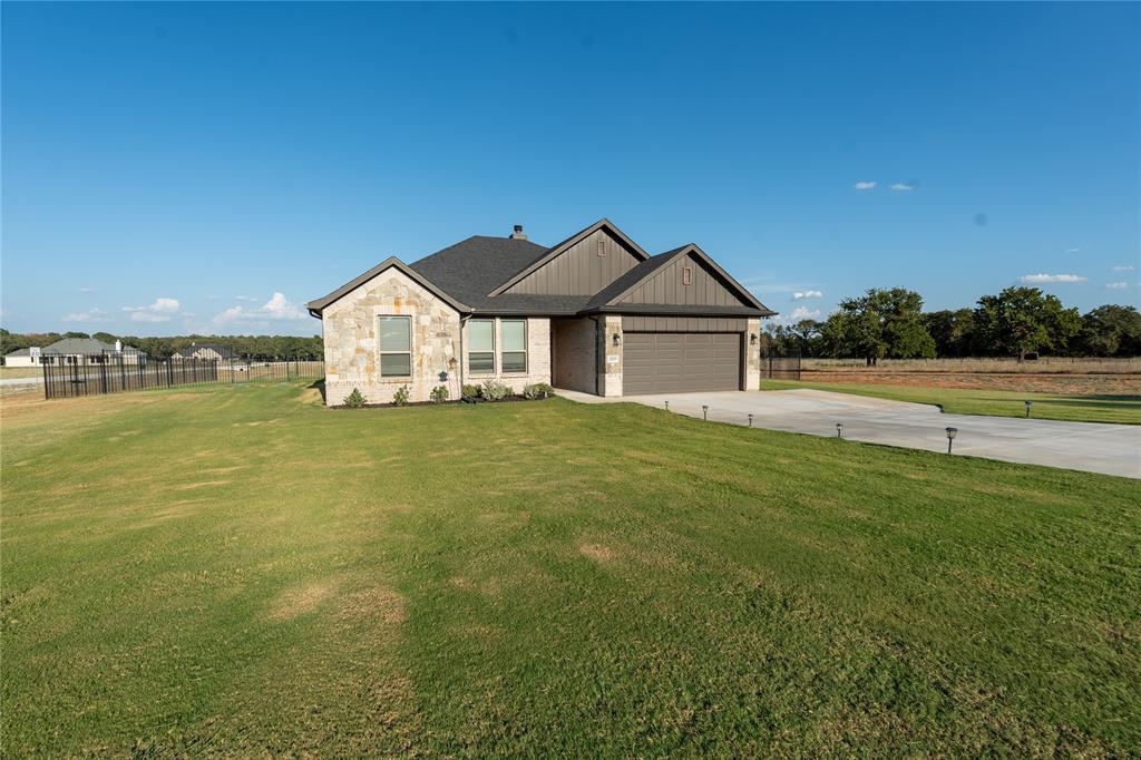 1215 Sanger Property Photo 5