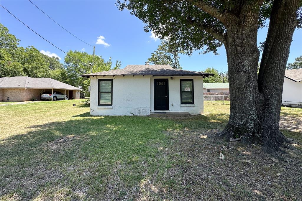 909 Alice Street Property Photo 14