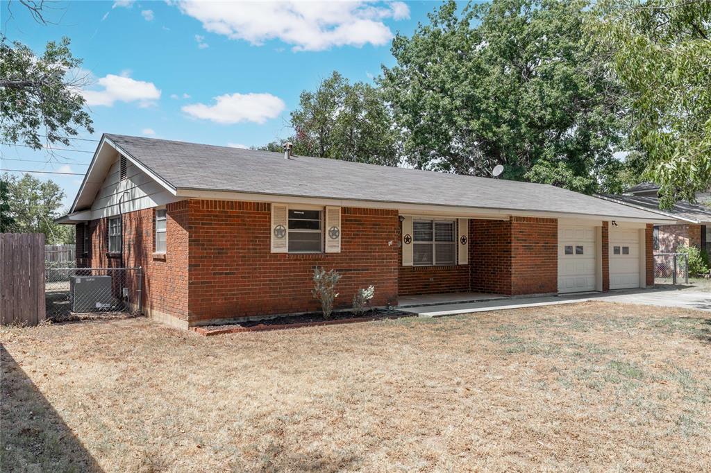 2103 16th Street Property Photo 2