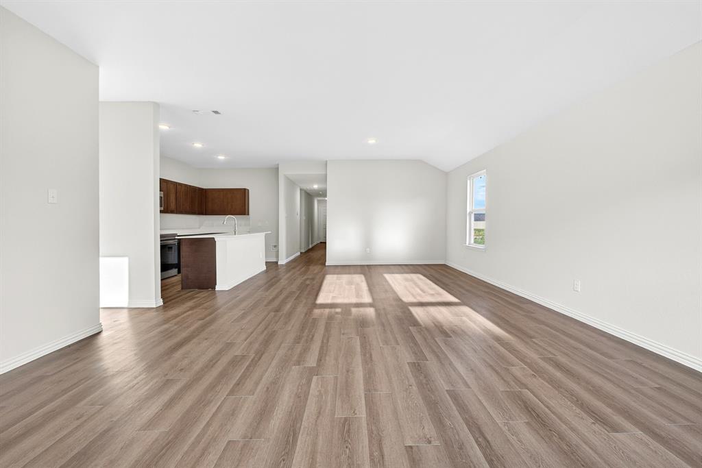 3016 Titus Court Property Photo 4