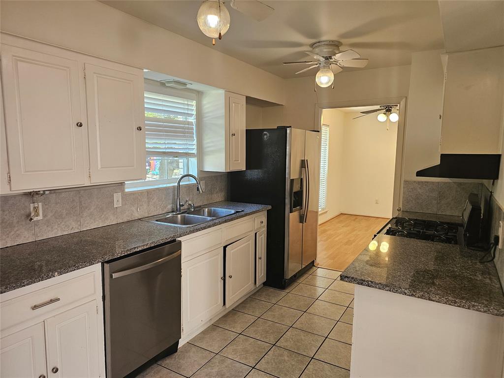 7016 Briarmeadow Drive Property Photo 3