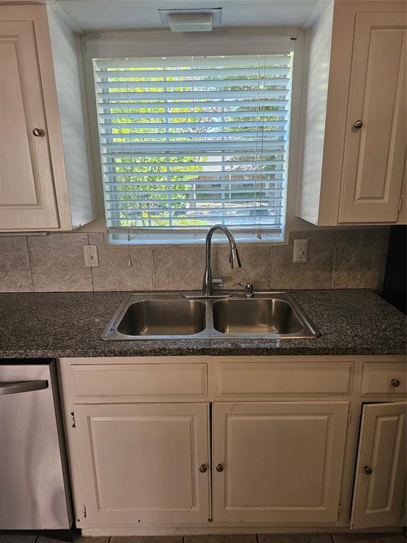 7016 Briarmeadow Drive Property Photo 4